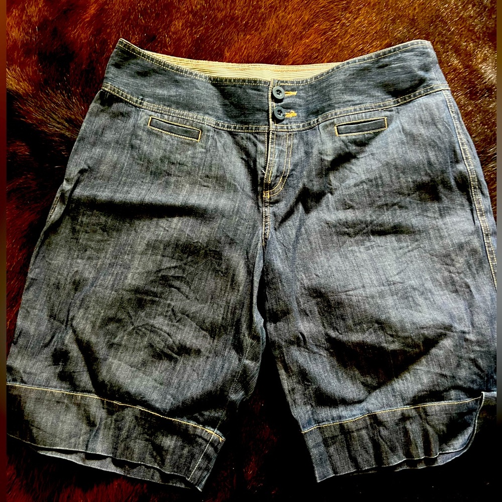 Women’s Madison denim shorts, mid rise sz14